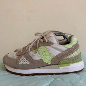 Saucony Shadow Beige and Green Womens shoes size 8.